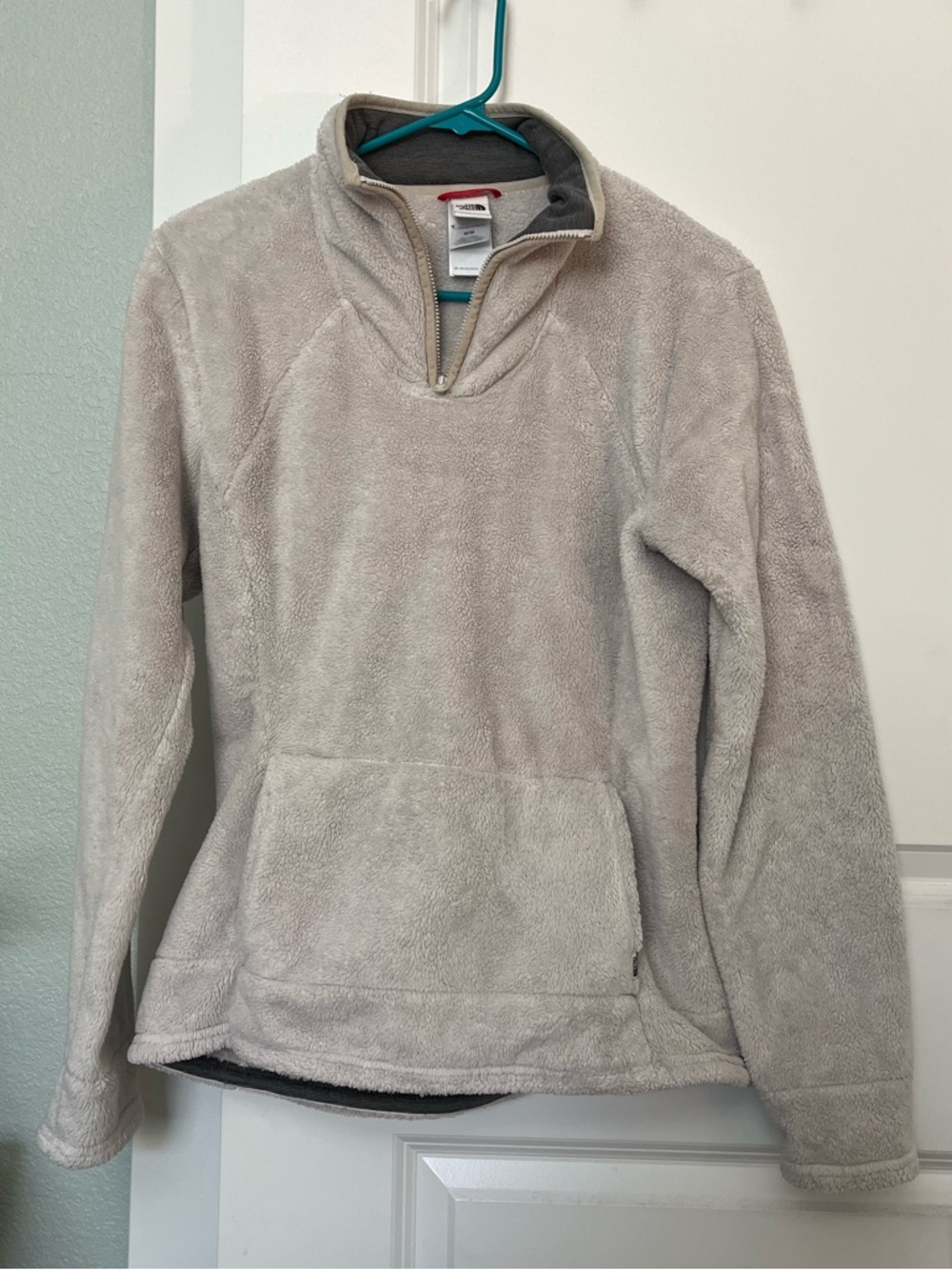 Like New! The North Face Women's Cream Quarter-Zip Fleece Pullover